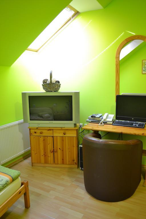 Hotel Byron Zlaté Moravce Camera foto