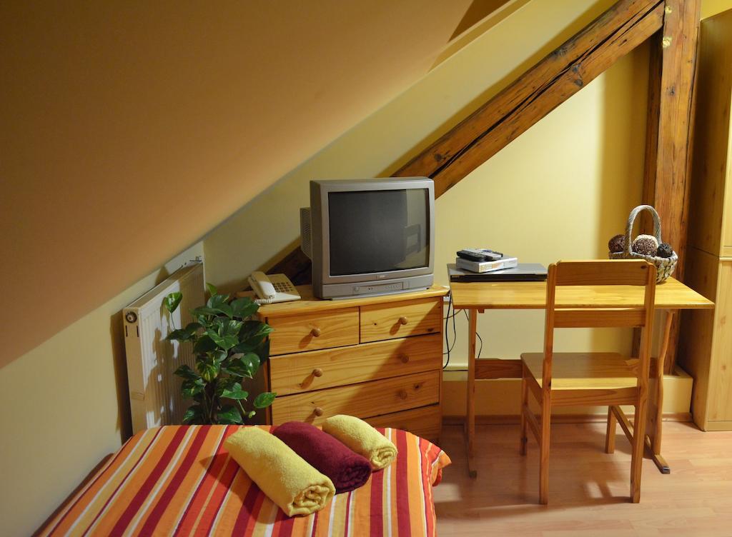 Hotel Byron Zlaté Moravce Camera foto